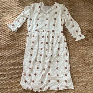 White lined midi dress